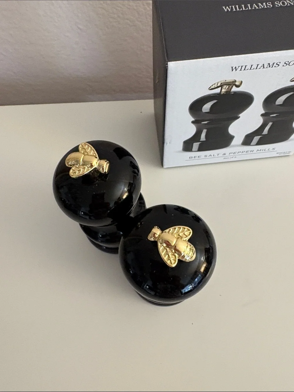 Williams Sonoma toppers seasoning mechanism